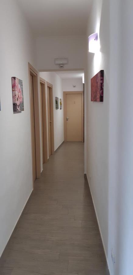 Arricampati Airport Rooms & Bringo Car Rental Carini Buitenkant foto