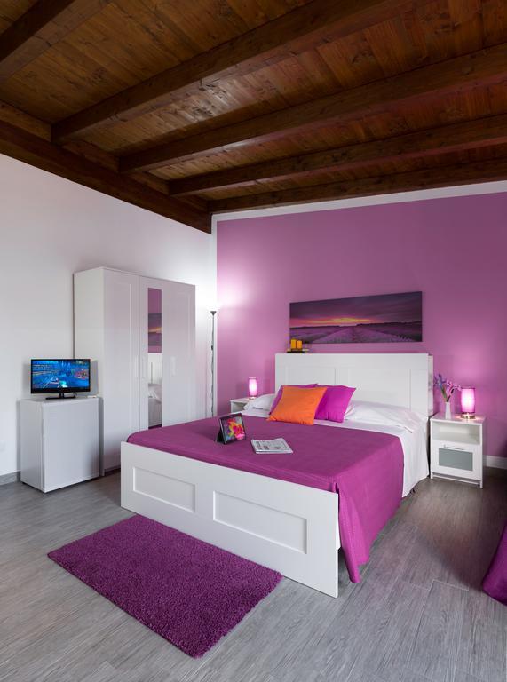 Arricampati Airport Rooms & Bringo Car Rental Carini Buitenkant foto